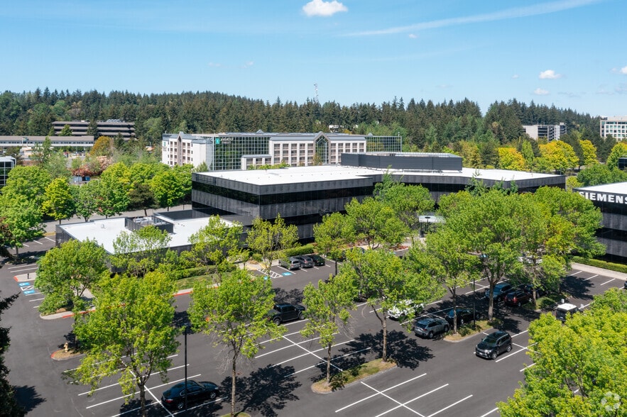 15800 SE Eastgate Way, Bellevue, WA for lease - Building Photo - Image 3 of 7