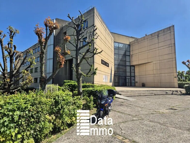 Office in Lognes for sale - Building Photo - Image 1 of 11