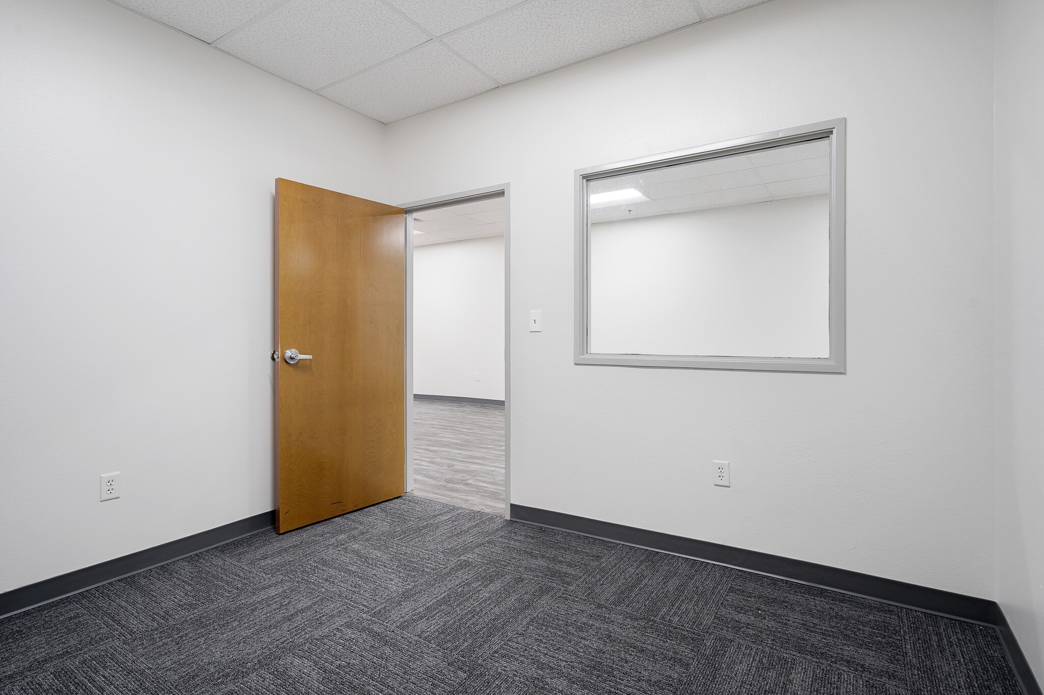 756 Port America Pl, Grapevine, TX for lease Interior Photo- Image 1 of 7