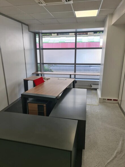 Office in Paris for sale - Interior Photo - Image 3 of 15