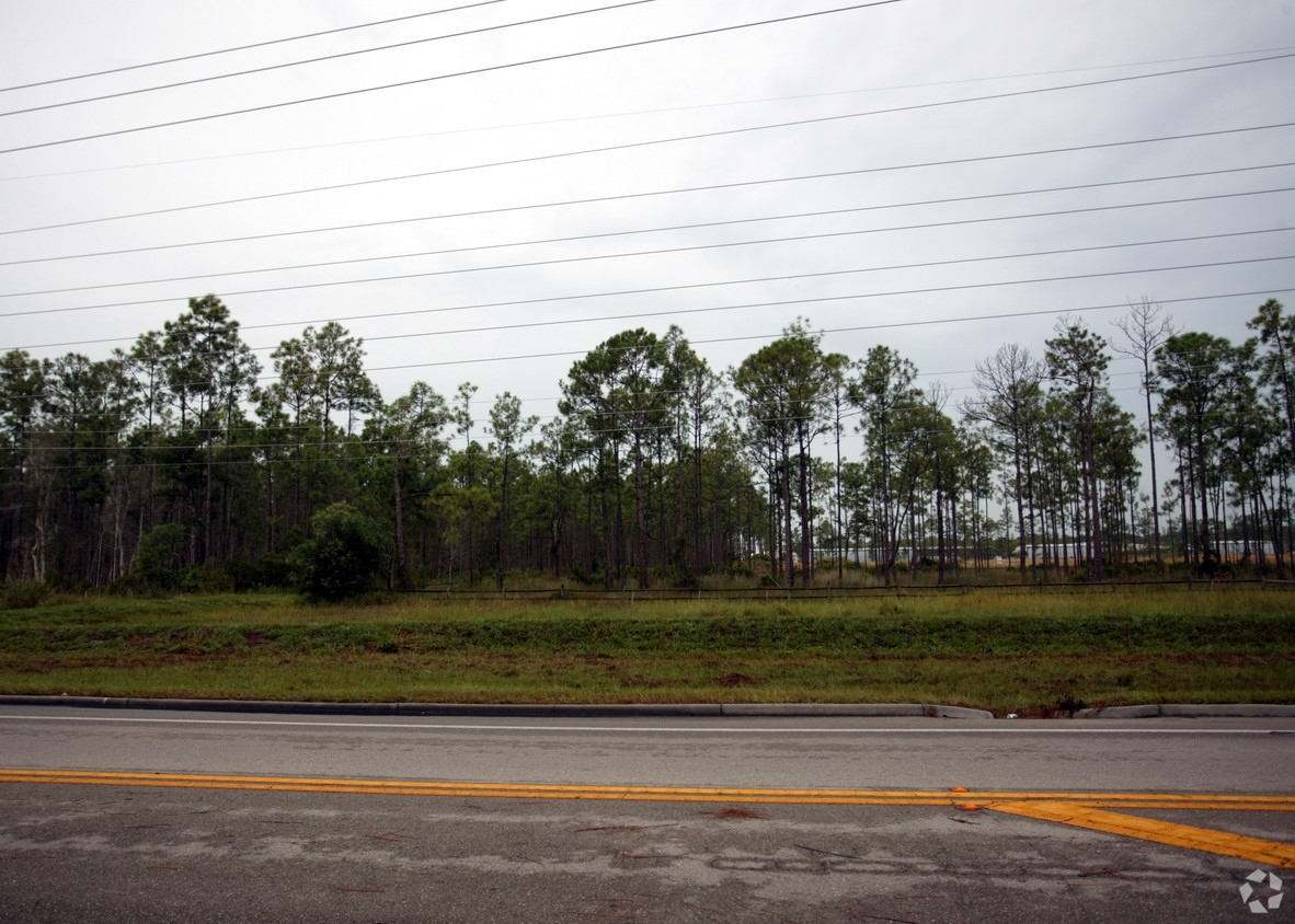 Golden Gate Pky, Naples, FL for sale Building Photo- Image 1 of 1