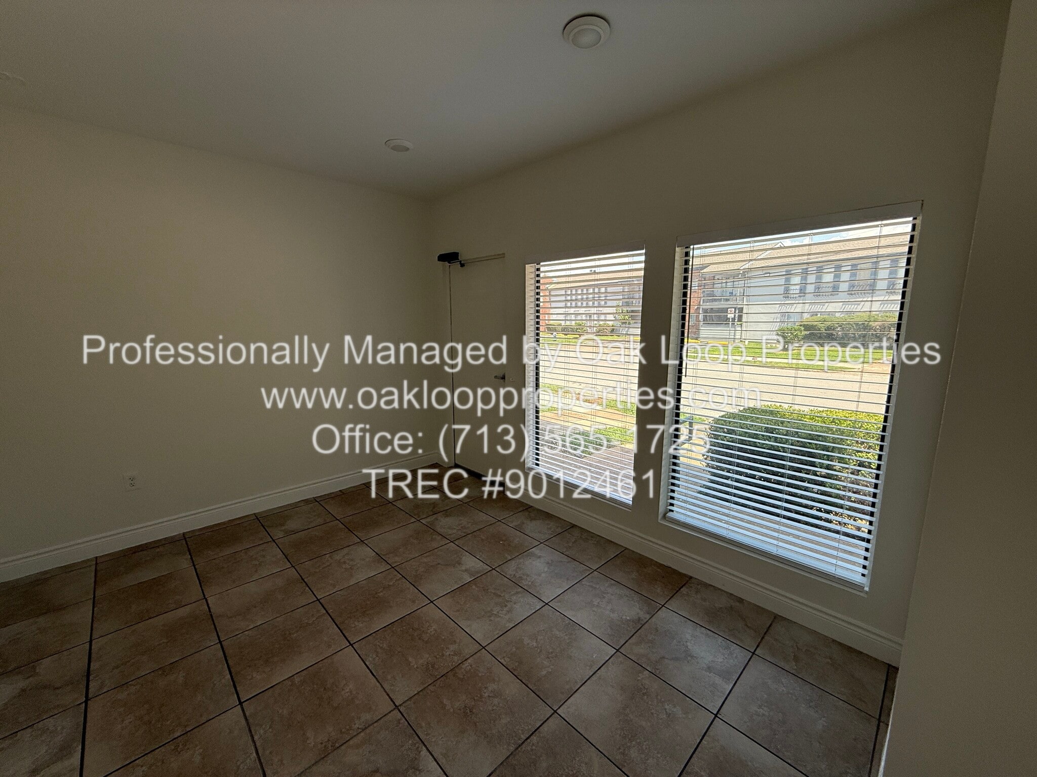 2724 Crossview Dr, Houston, TX for lease Interior Photo- Image 1 of 12
