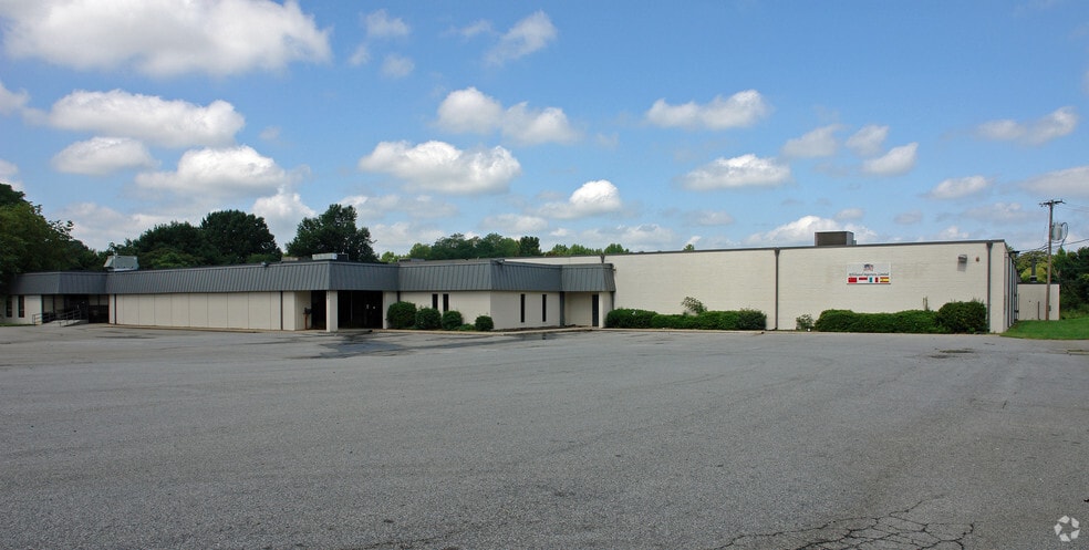 300 Fraley Rd, High Point, NC for sale - Building Photo - Image 1 of 1