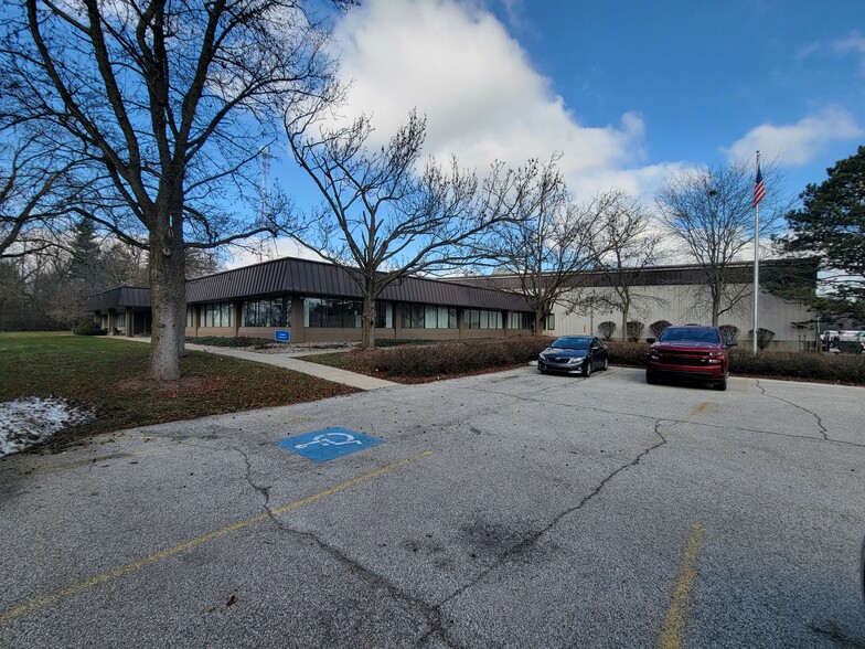 2929 W Lathrop St, South Bend, IN for lease - Building Photo - Image 1 of 13