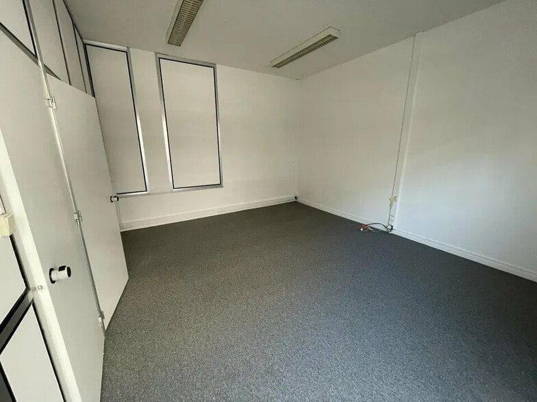 Office in Lyon for sale - Interior Photo - Image 3 of 5