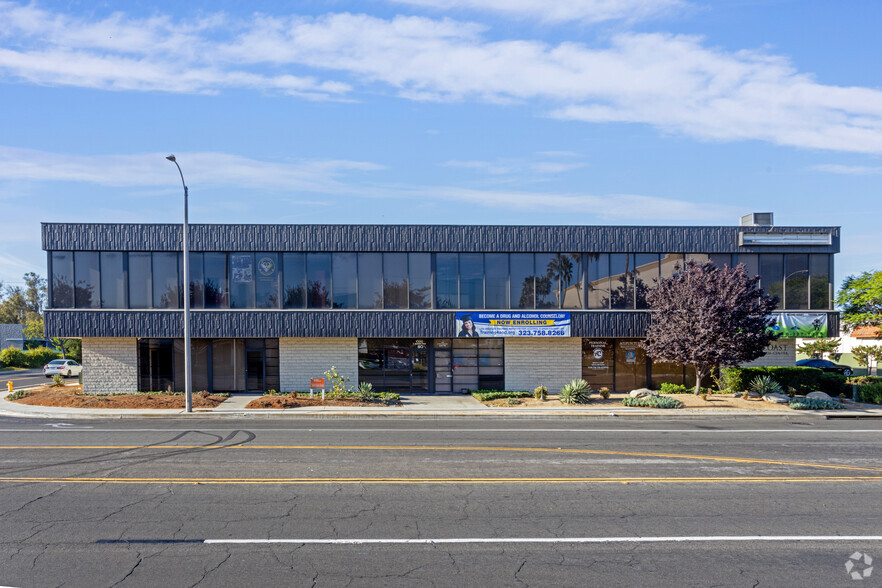 1000 E Dominguez St, Carson, CA for lease - Building Photo - Image 3 of 7