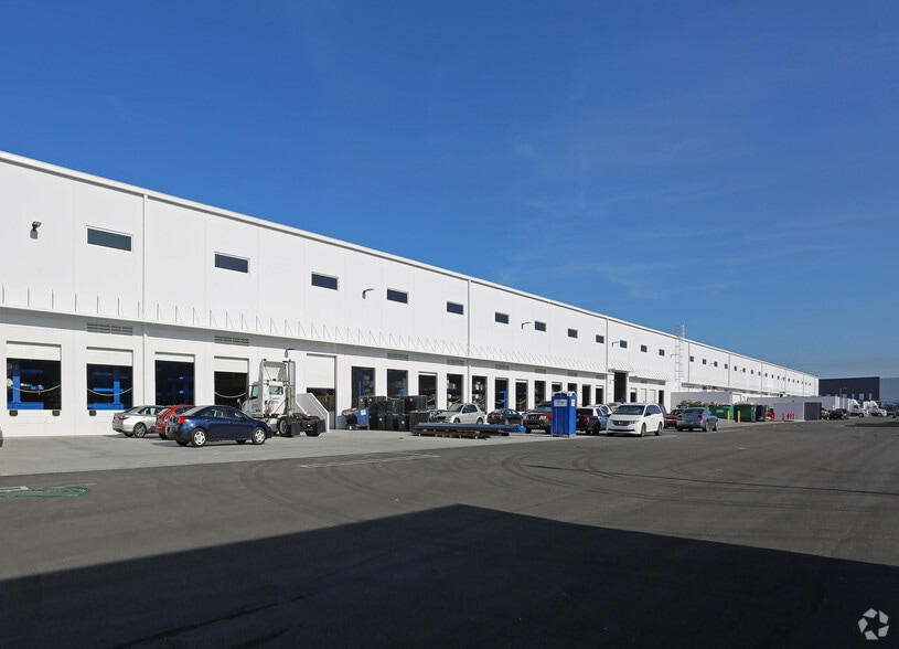 3780 W 104th St, Hialeah, FL for lease - Building Photo - Image 2 of 4