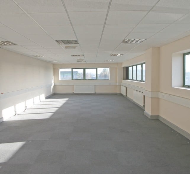 Radway Rd, Swindon for lease - Building Photo - Image 3 of 6