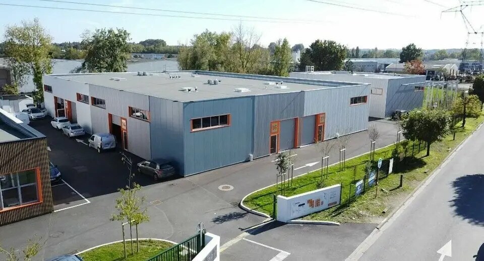 Flex in Carbon-Blanc for sale - Building Photo - Image 1 of 7