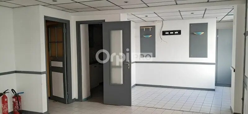Retail in Pau for sale - Interior Photo - Image 1 of 5