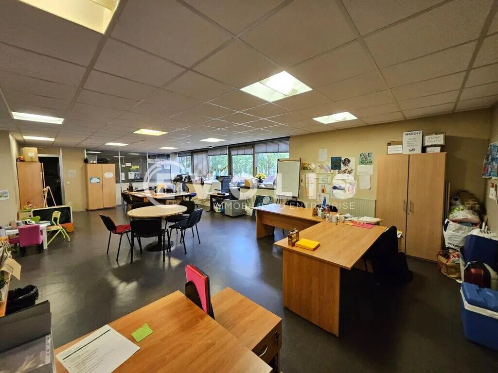 Location Bureaux 157 m² à 337 m² - Photo 1