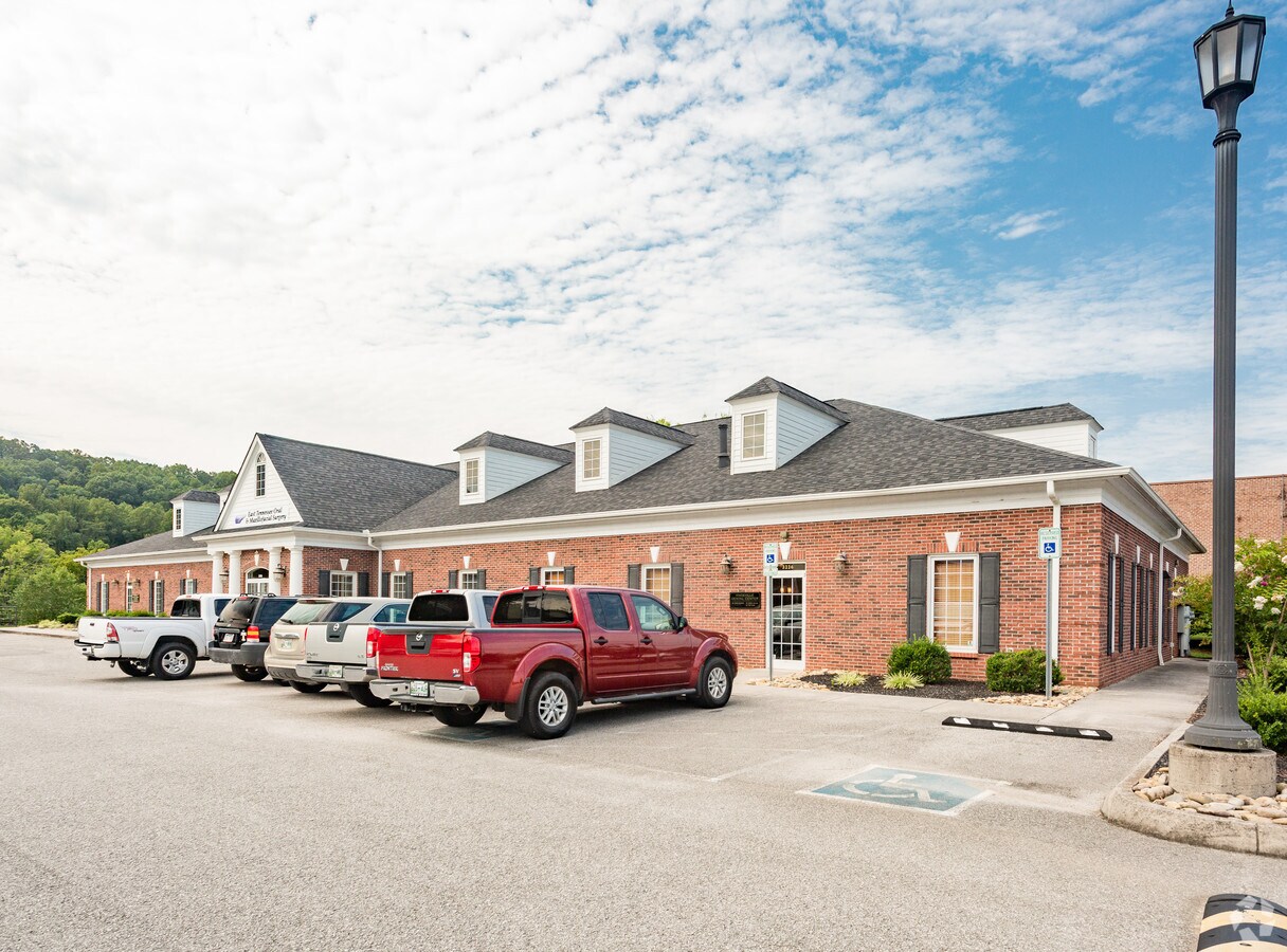 32263248 Tazewell Pike, Knoxville, TN 37918