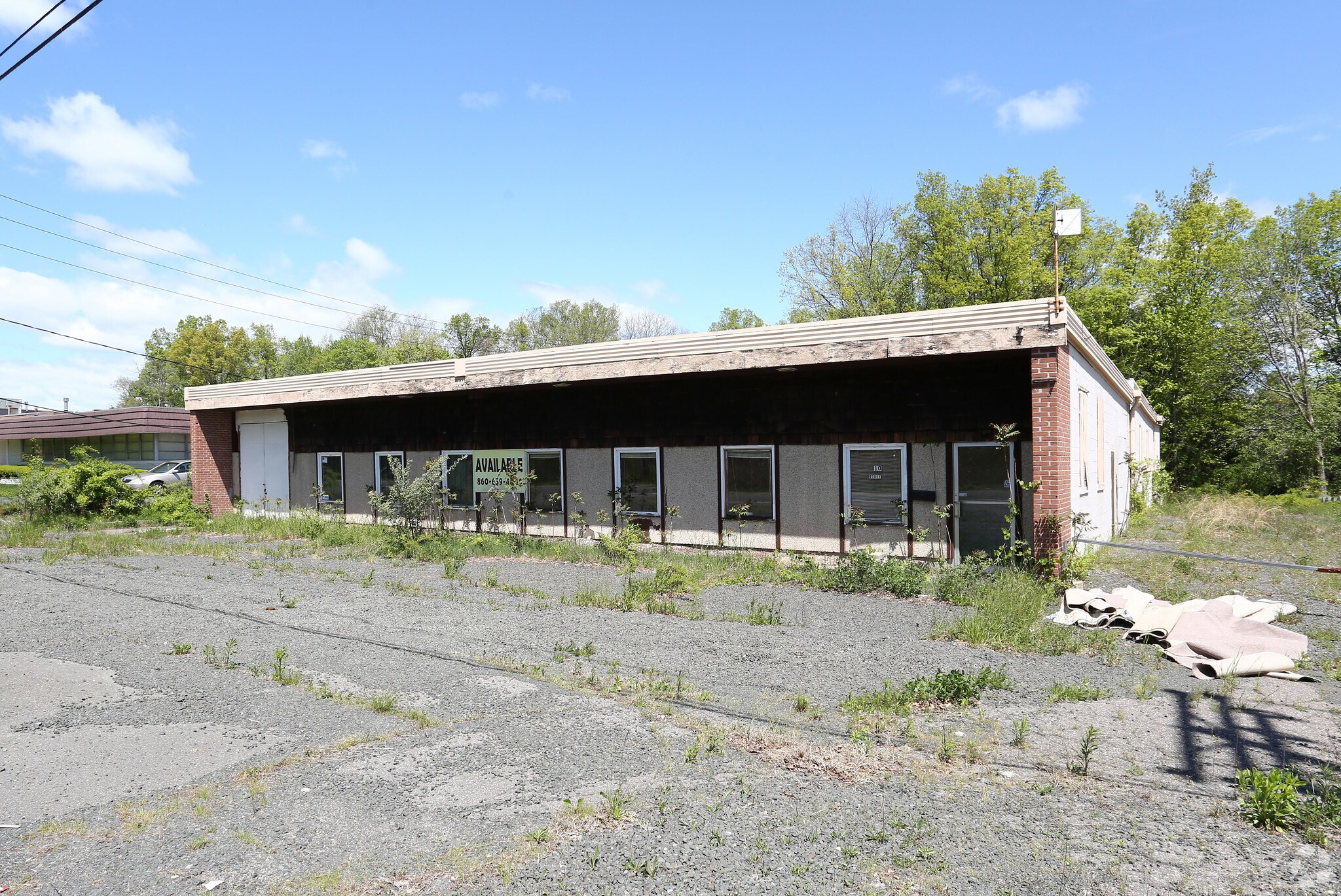 10 Tobey Rd, Bloomfield, CT for sale Primary Photo- Image 1 of 1