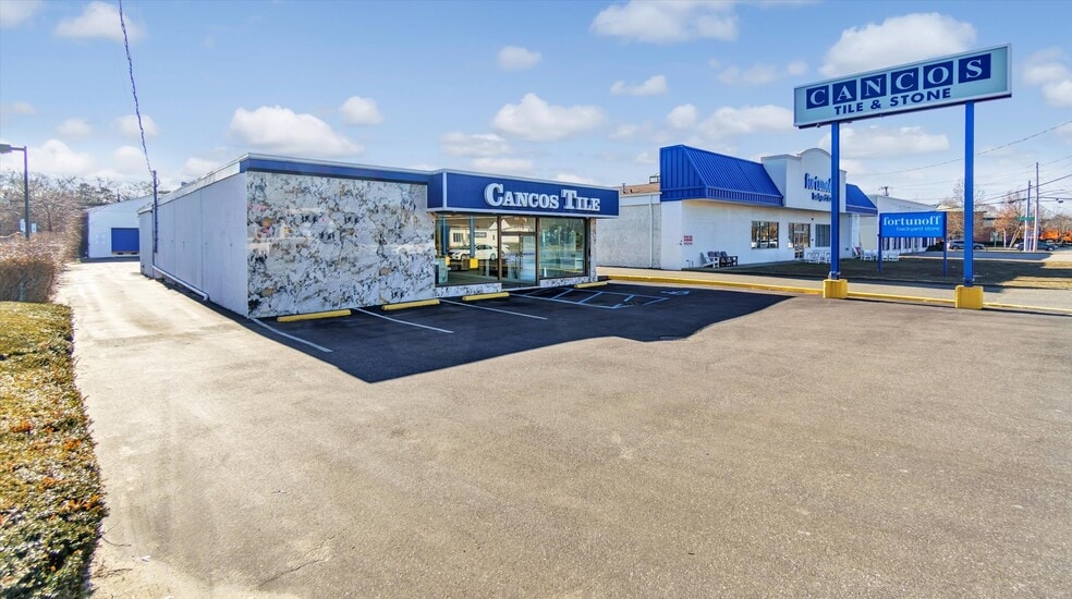 1179 Old Country CR-58 Rd, Riverhead, NY for sale - Building Photo - Image 1 of 42