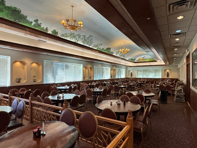 10 Century Plaza Dr, Houston, TX for sale - Building Photo - Image 3 of 15