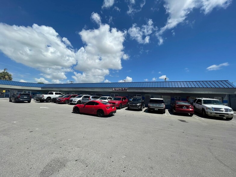 1050-1090 E 8th Ave, Hialeah, FL for lease - Building Photo - Image 1 of 10