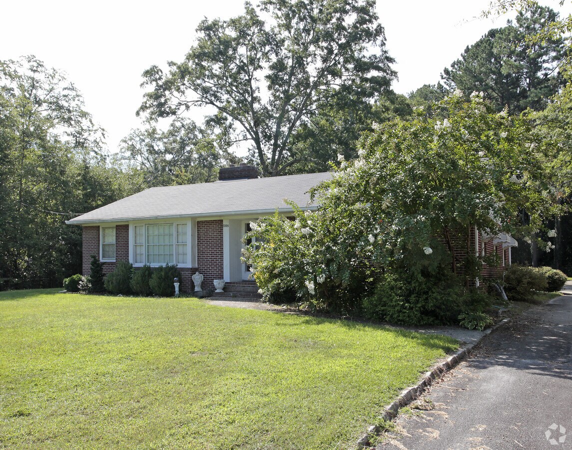 412 Westview Dr, Villa Rica, GA 30180