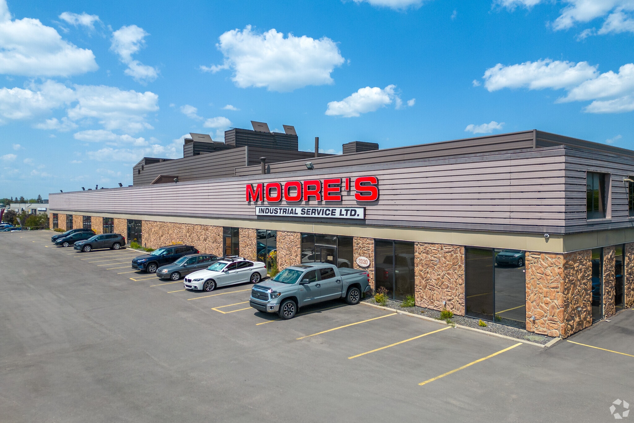 Industrial Sale Leaseback Investment portfolio of 3 properties for sale on LoopNet.com Primary Photo- Image 1 of 4