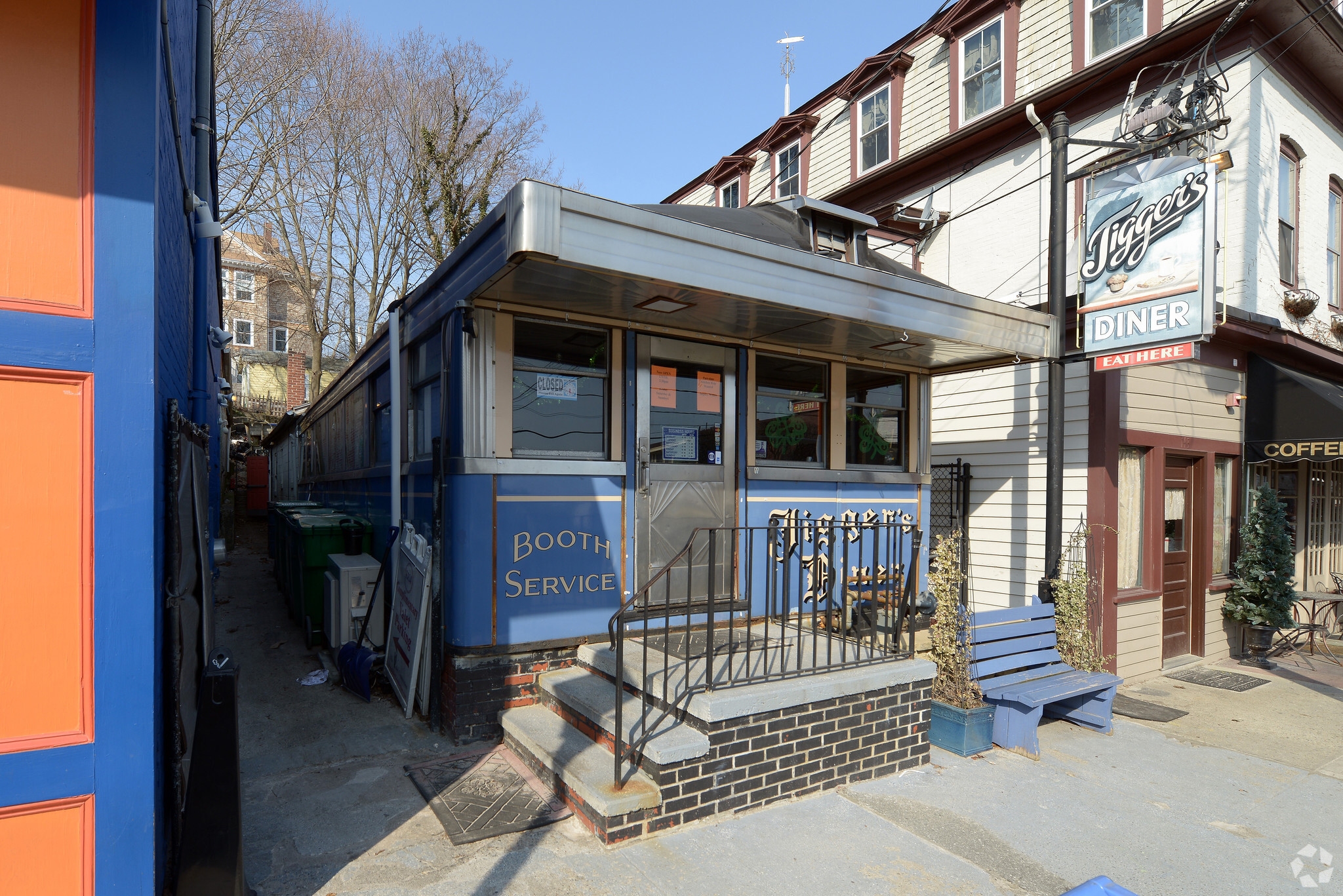 145 Main St, East Greenwich, RI for sale Primary Photo- Image 1 of 1