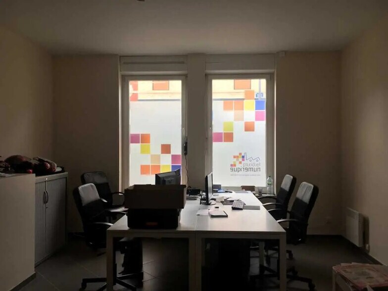Office in Saint-Quentin for lease - Building Photo - Image 3 of 6