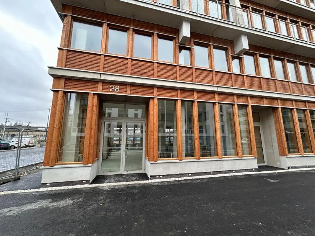 Retail in Rennes for lease Building Photo- Image 1 of 6