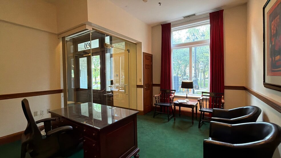 400 Commonwealth Ave, Boston, MA for lease - Building Photo - Image 2 of 14