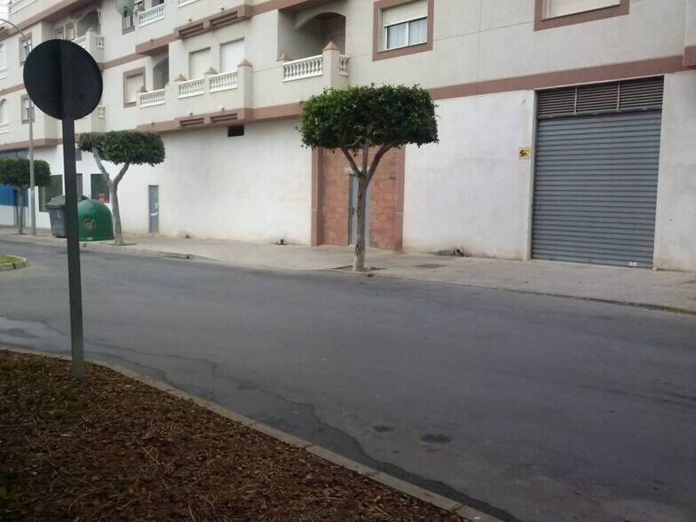 Retail in El Ejido for lease - Building Photo - Image 1 of 5