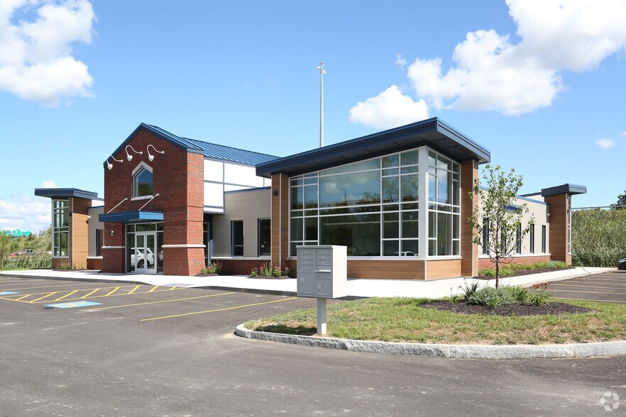 6739 Myers Rd, East Syracuse, NY 13057