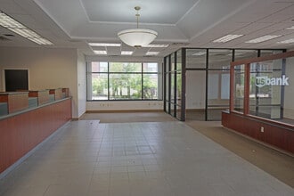 200 N 6th St, Beatrice, NE for lease Interior Photo- Image 2 of 9