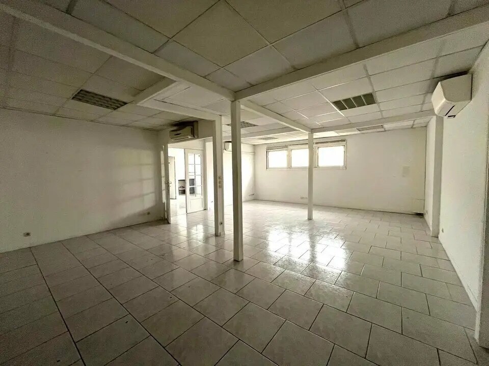 Office in Le Cannet for lease Interior Photo- Image 1 of 5