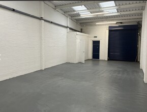 Ernest Av, London for lease Interior Photo- Image 1 of 7