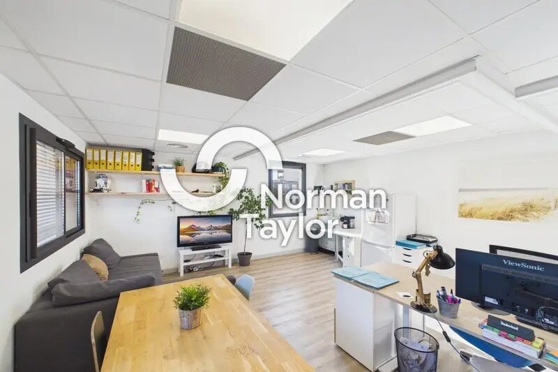 Office in Montpellier for sale Interior Photo- Image 1 of 6