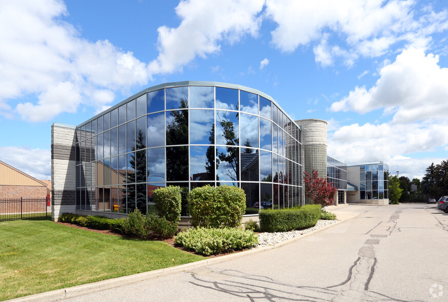 660 Speedvale Ave W, Guelph, ON for lease - Primary Photo - Image 1 of 4