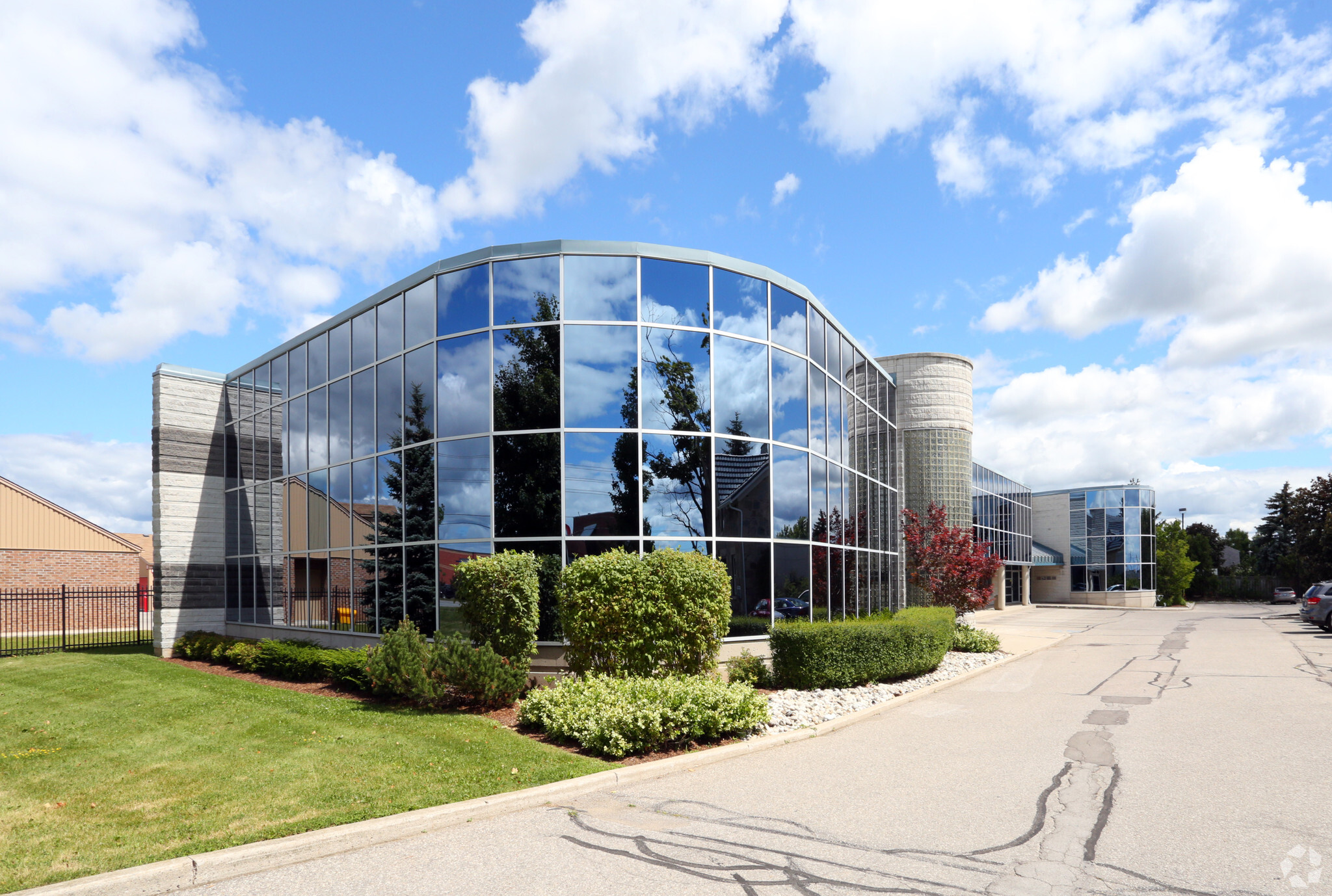 660 Speedvale Ave W, Guelph, ON for lease Primary Photo- Image 1 of 5