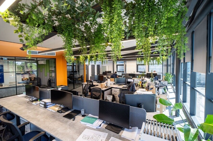 118 North St, Leeds for lease - Building Photo - Image 1 of 25