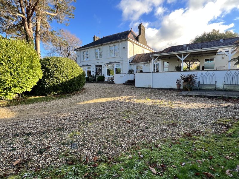 Pwllheli Rd, Bontnewydd for sale Primary Photo- Image 1 of 1