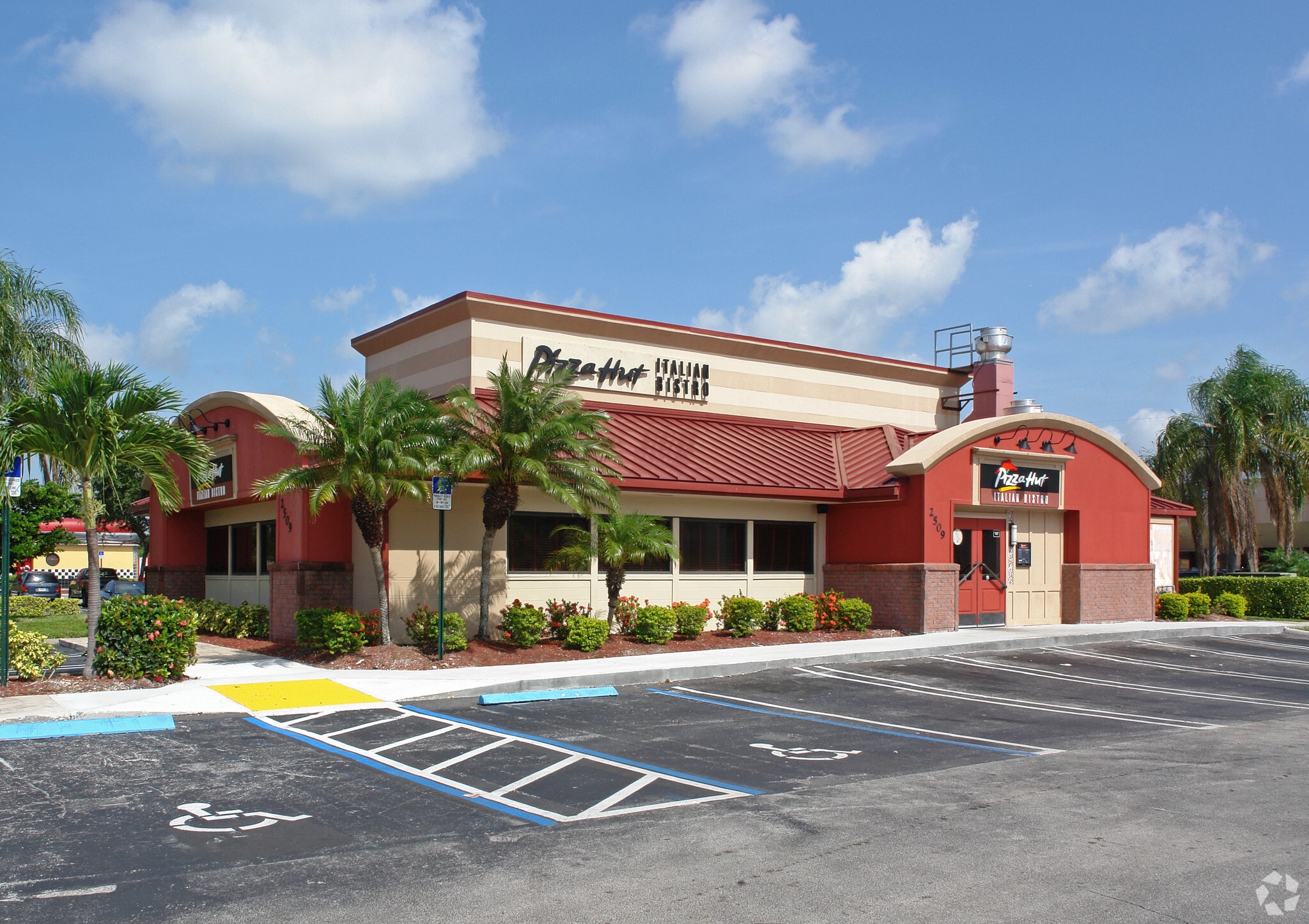 2421-2627 Okeechobee Blvd, West Palm Beach, FL for lease Building Photo- Image 1 of 3