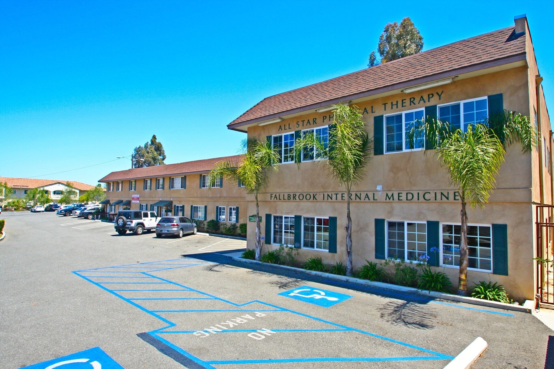 Office in Fallbrook, CA for sale Primary Photo- Image 1 of 1