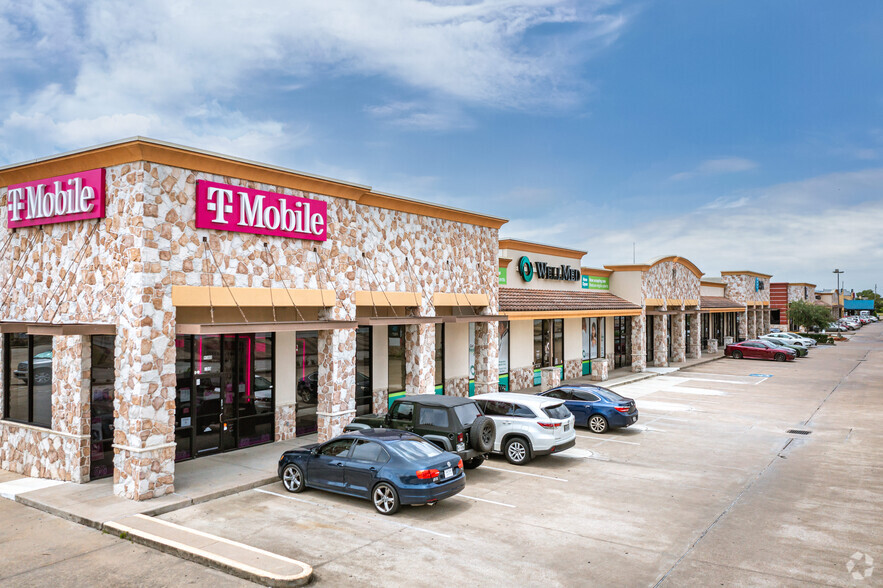 9370-9380 W Sam Houston Pky S, Houston, TX for lease - Primary Photo - Image 1 of 15