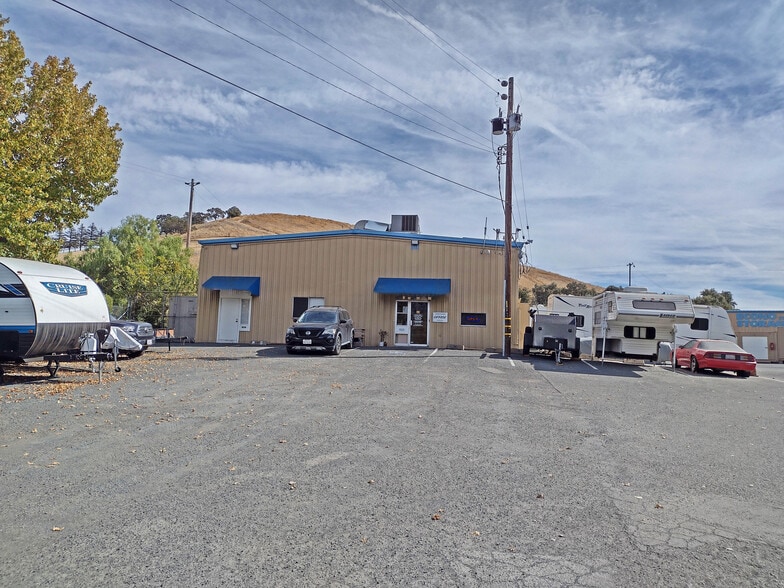 375 Arthur Rd, Martinez, CA for lease - Building Photo - Image 2 of 2