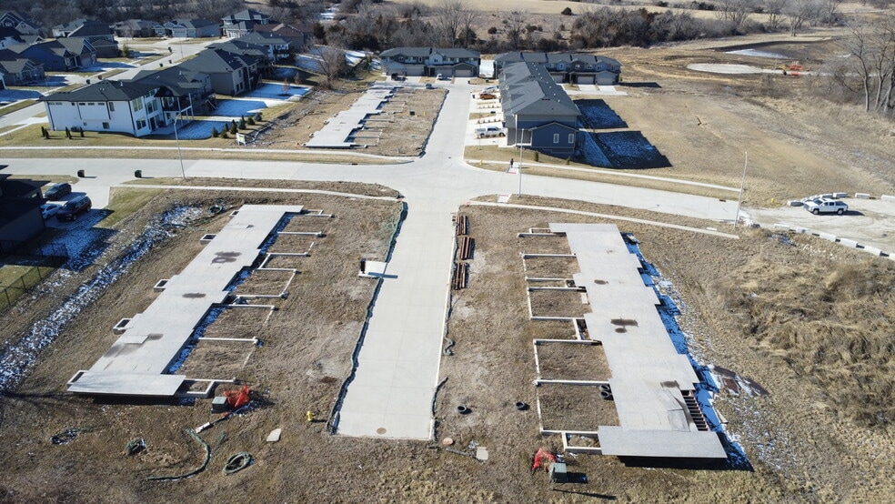 9061 Calvin Dr, West Des Moines, IA for sale - Primary Photo - Image 1 of 1