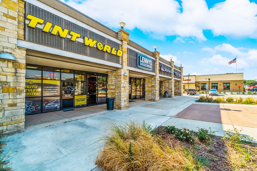 1231 William D Tate Ave, Grapevine, TX for sale - Primary Photo - Image 1 of 1