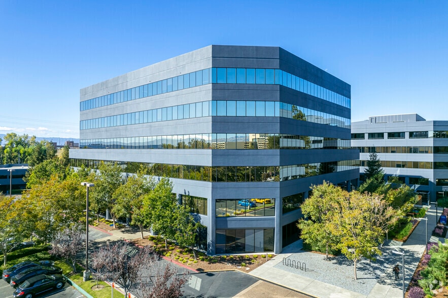 2033 Gateway Pl, San Jose, CA for lease - Building Photo - Image 3 of 23