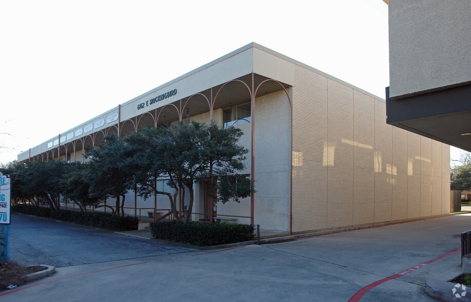 6162 E Mockingbird Ln, Dallas, TX for lease - Building Photo - Image 3 of 6