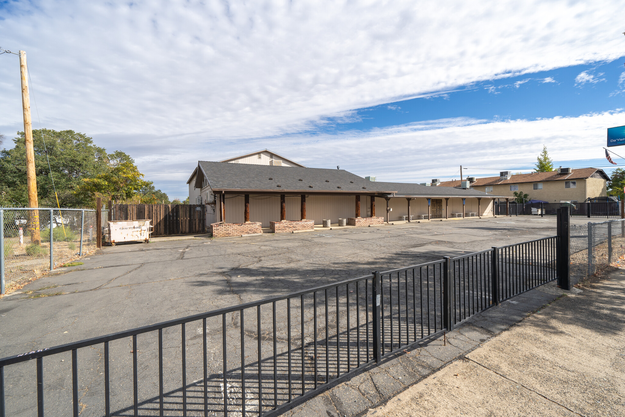 1281 Lake Blvd, Redding, CA for lease Building Photo- Image 1 of 61