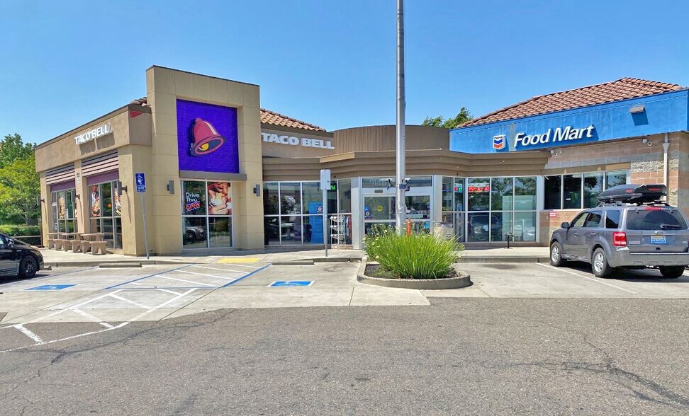 9146 Harbour Point Dr, Elk Grove, CA 95758