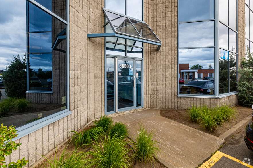 3650 Boul Matte, Brossard, QC for lease - Building Photo - Image 3 of 5