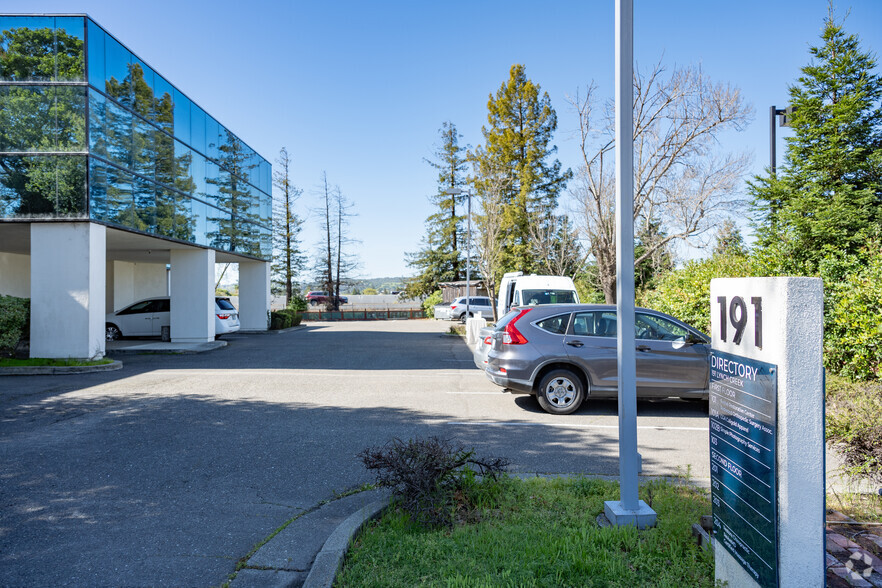 191 Lynch Creek Way, Petaluma, CA for sale - Building Photo - Image 2 of 7