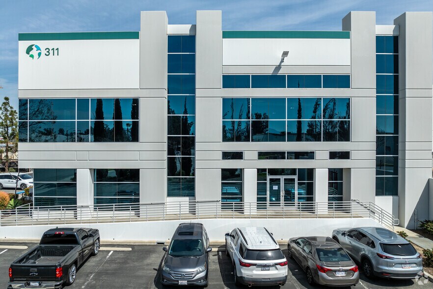 311 S Doolittle Ave, San Bernardino, CA for lease - Building Photo - Image 2 of 6