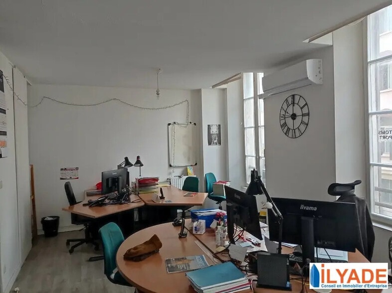 1 Rue Pytheas, Marseille for lease - Interior Photo - Image 3 of 7